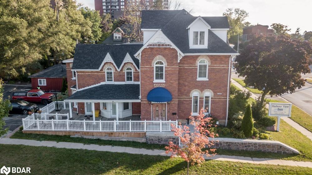1 Berczy Street Property Photo 2