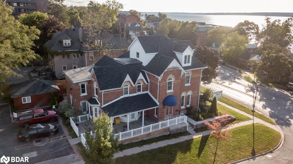 1 Berczy Street Property Photo 4