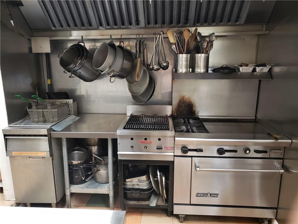 150 Hotchkiss Street Property Photo 8