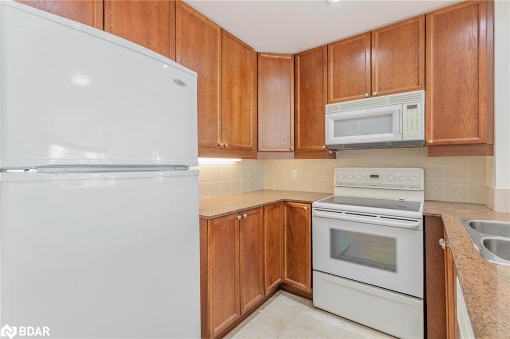 404-6 Toronto Street Property Photo 7
