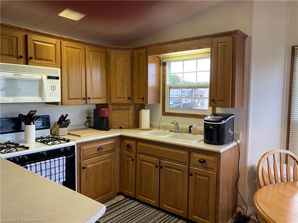 37-92 Clubhouse Road Property Photo 5