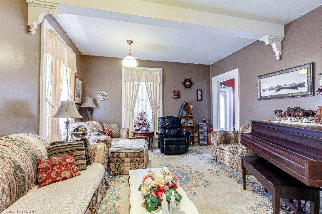 158 Townline Street Property Photo 11