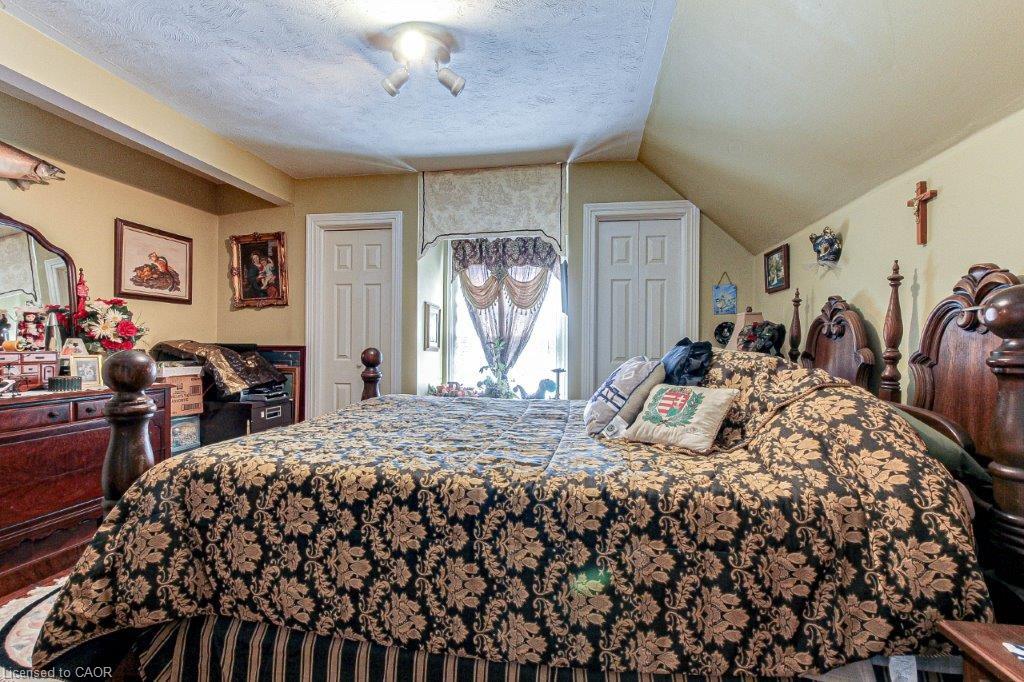 158 Townline Street Property Photo 35