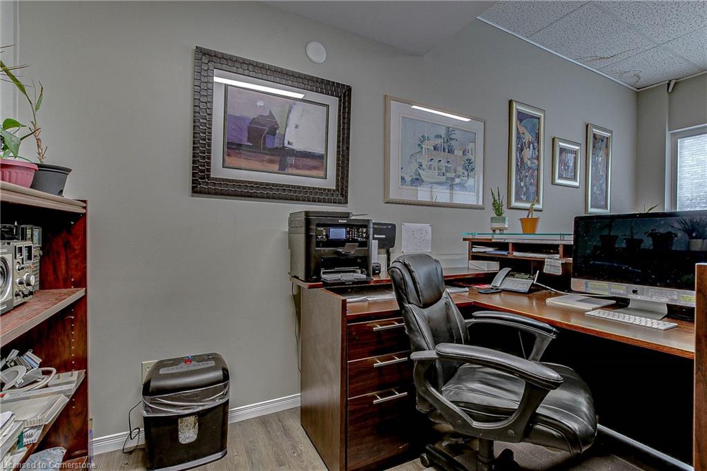 1025 Bay Street Property Photo 6