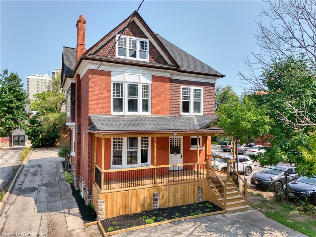 18 Weber Street W Property Photo 1