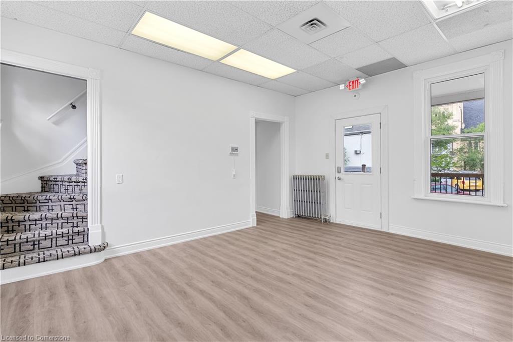 18 Weber Street W Property Photo 10