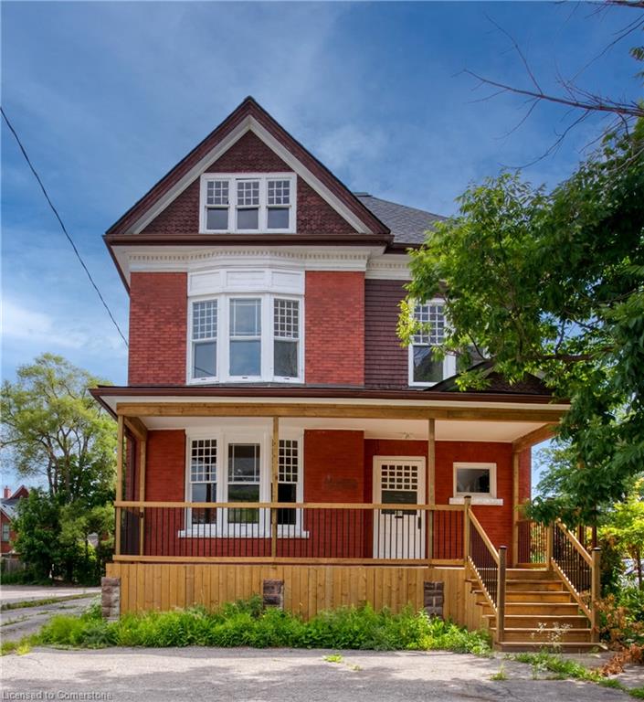 18 Weber Street W Property Photo 15