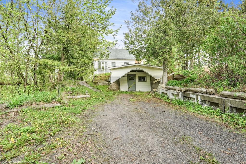 3569 Old Montreal Road Property Photo
