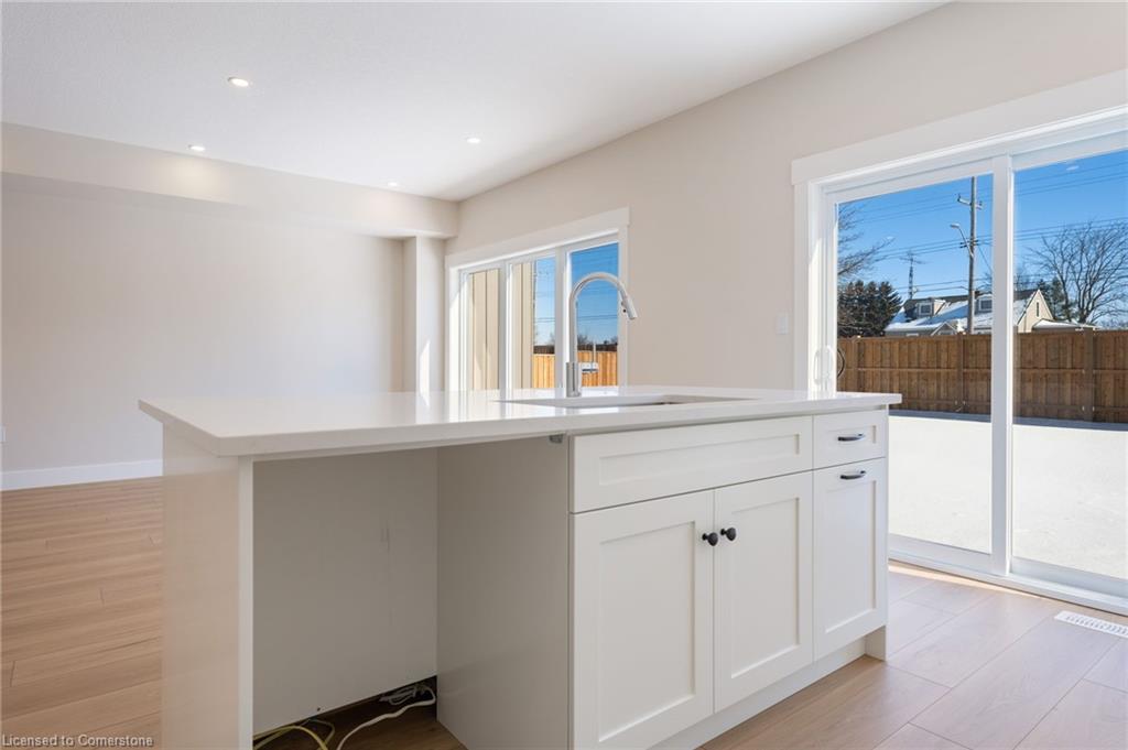 51 Amber Street Property Photo 15