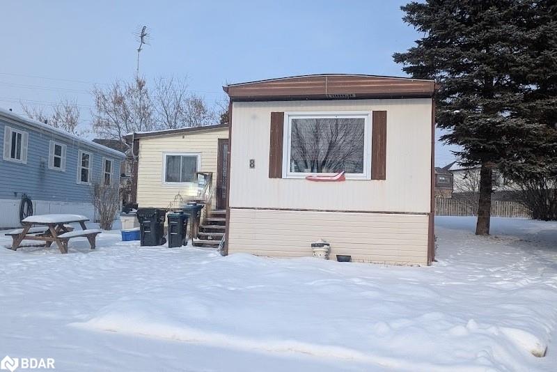 8 Elmwood Court Property Photo 2