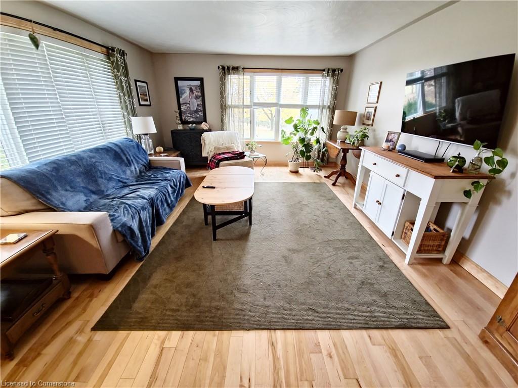 17 Cemetery Road Property Photo 6