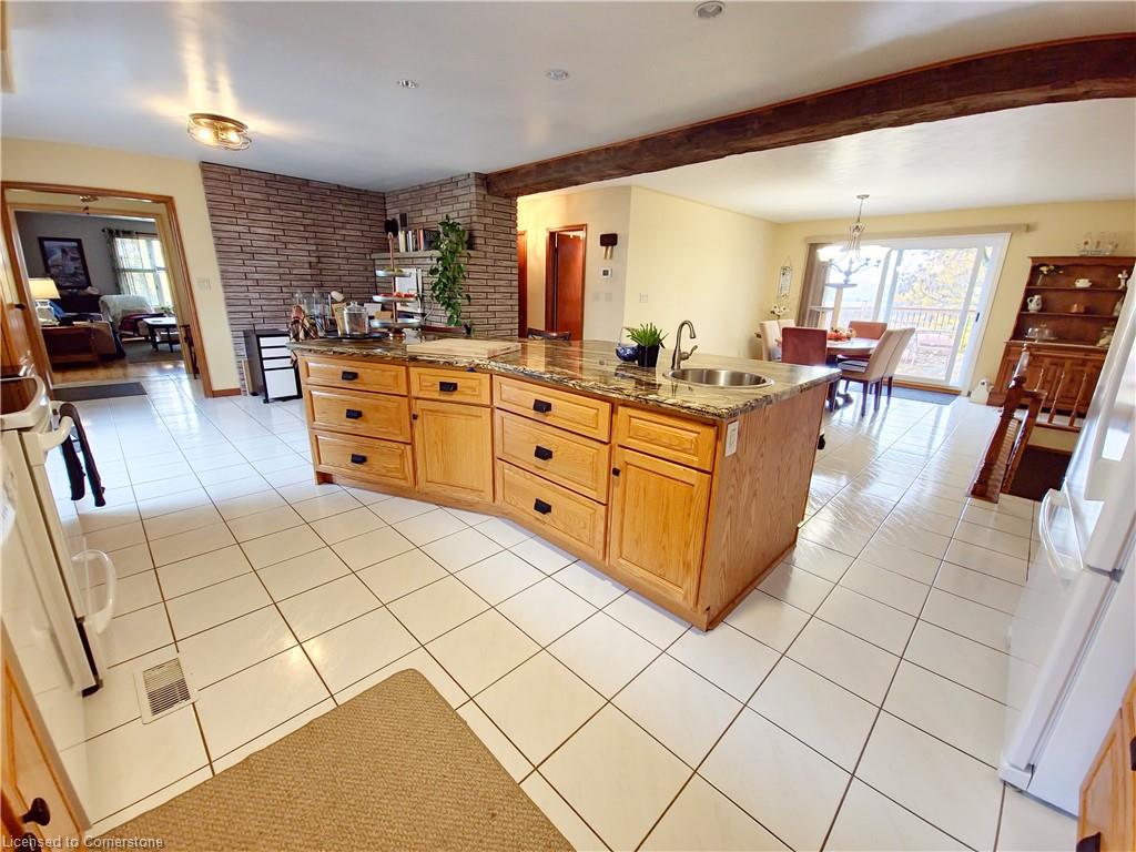 17 Cemetery Road Property Photo 12