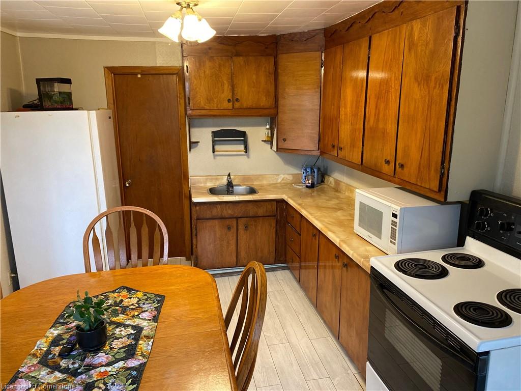 11 Bradshaw Road Property Photo 13