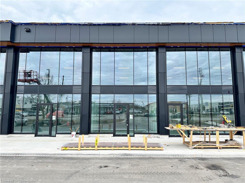 6-530 Speers Road Property Photo 1