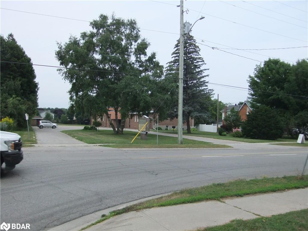 23 Westmount Drive S Property Photo 1