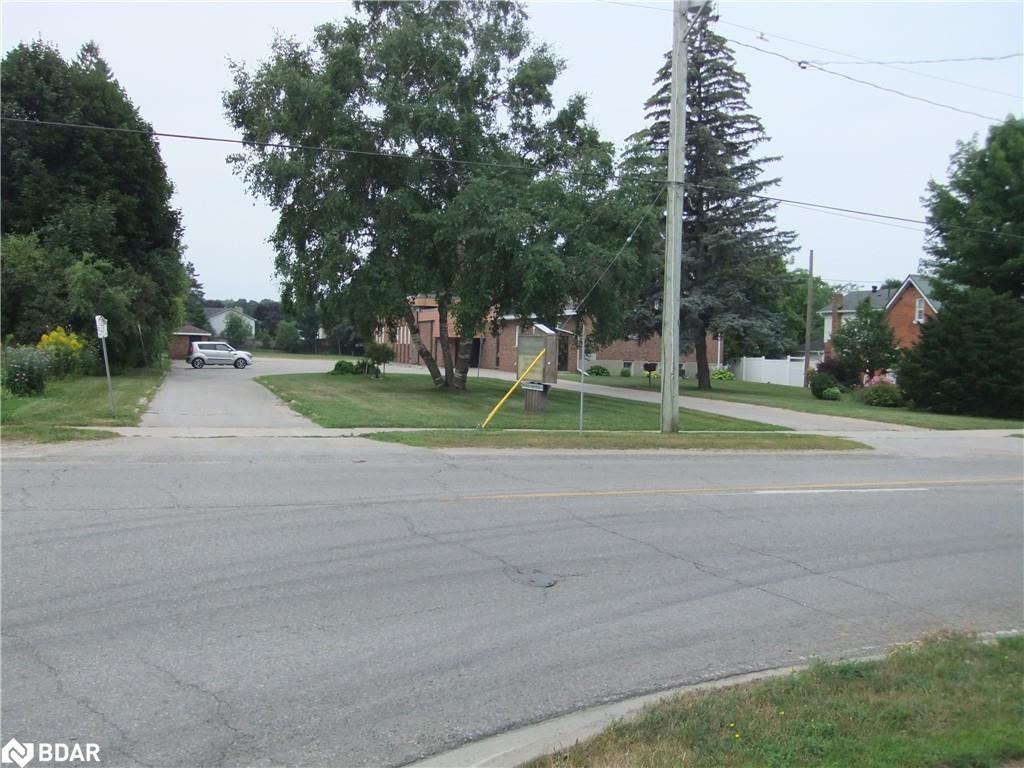 23 Westmount Drive S Property Photo 3