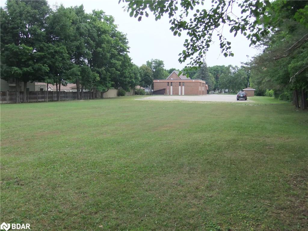 23 Westmount Drive S Property Photo 9