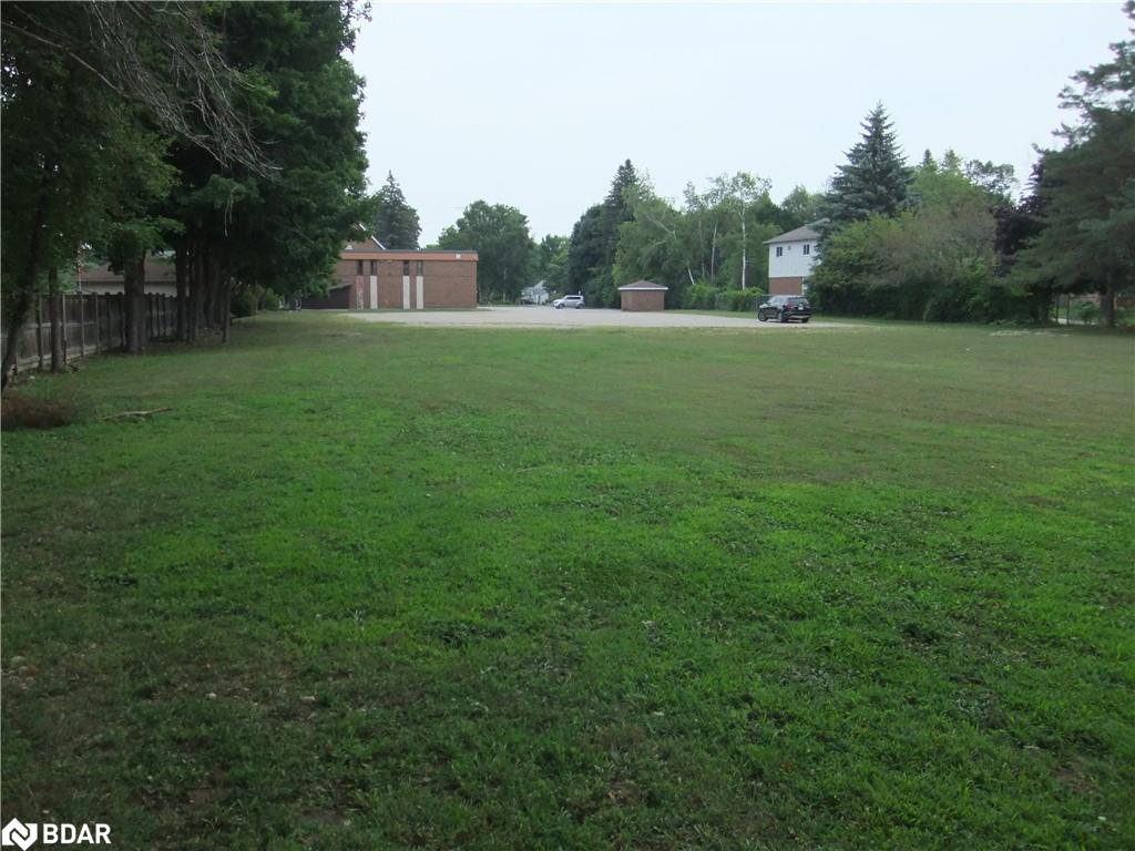 23 Westmount Drive S Property Photo 10