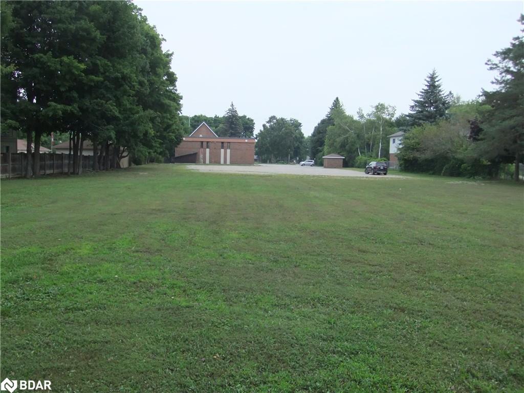 23 Westmount Drive S Property Photo 12