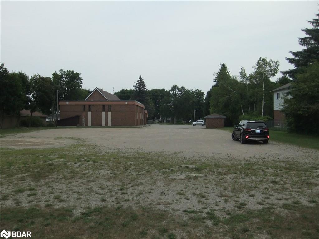 23 Westmount Drive S Property Photo 14