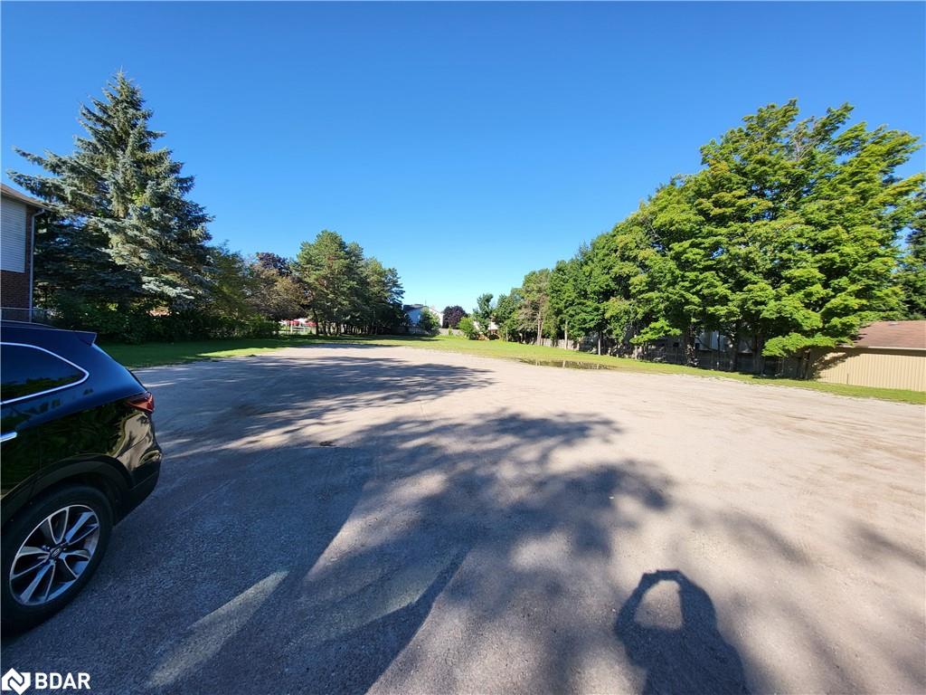 23 Westmount Drive S Property Photo 22