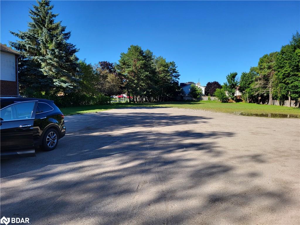 23 Westmount Drive S Property Photo 25