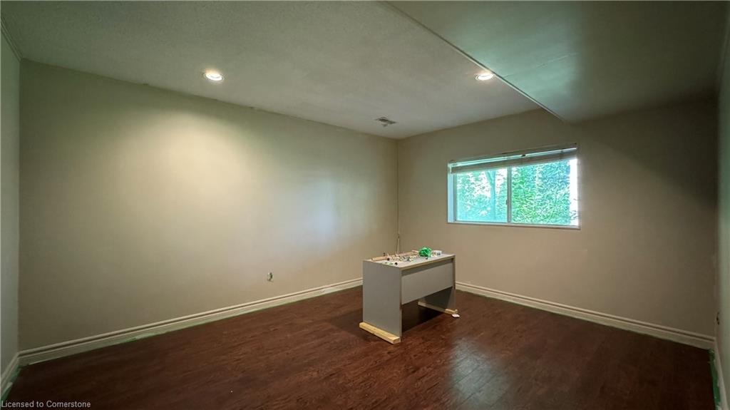 2-408 Erb Street W Property Photo 8