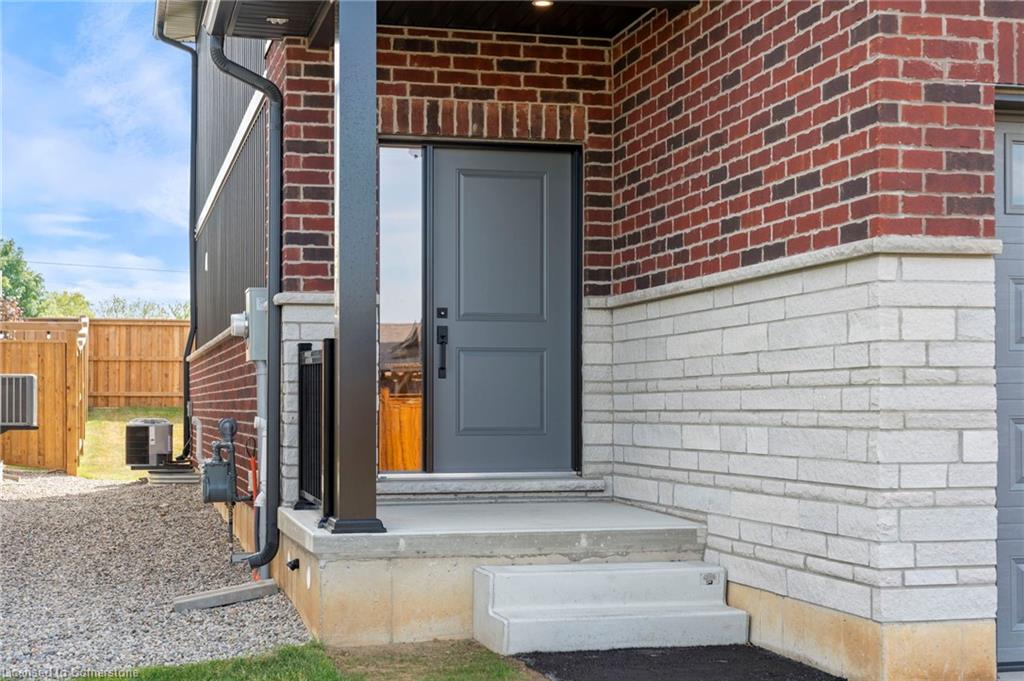 127 Amber Street Property Photo 2