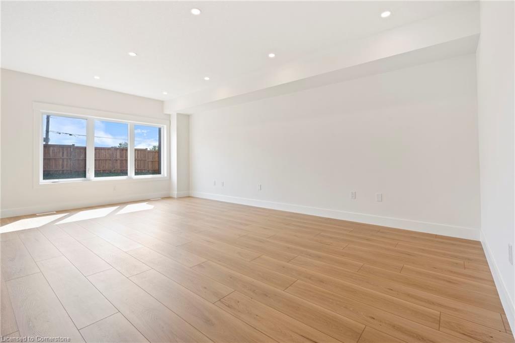 127 Amber Street Property Photo 6