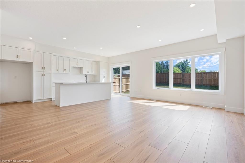 127 Amber Street Property Photo 8