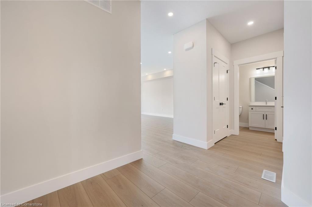 127 Amber Street Property Photo 14