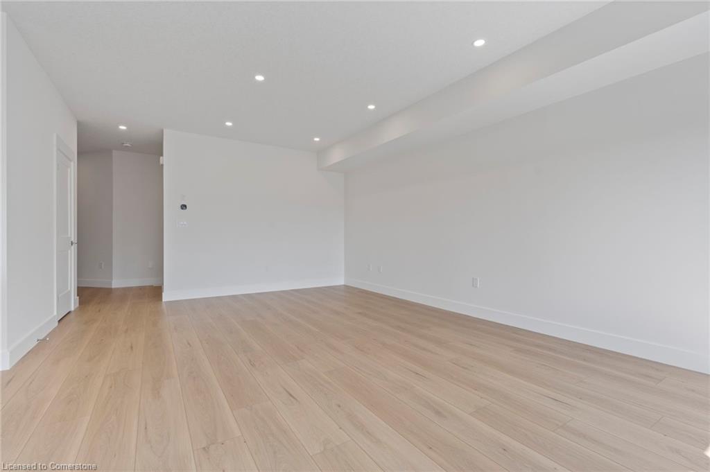 123 Amber Street Property Photo 7