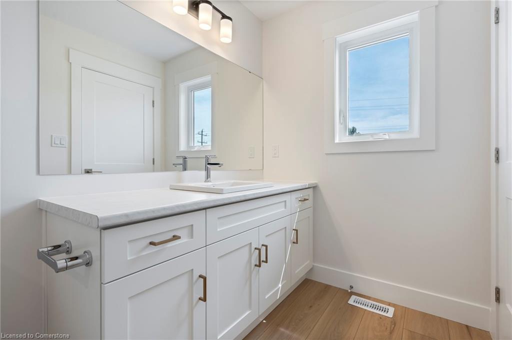 123 Amber Street Property Photo 18