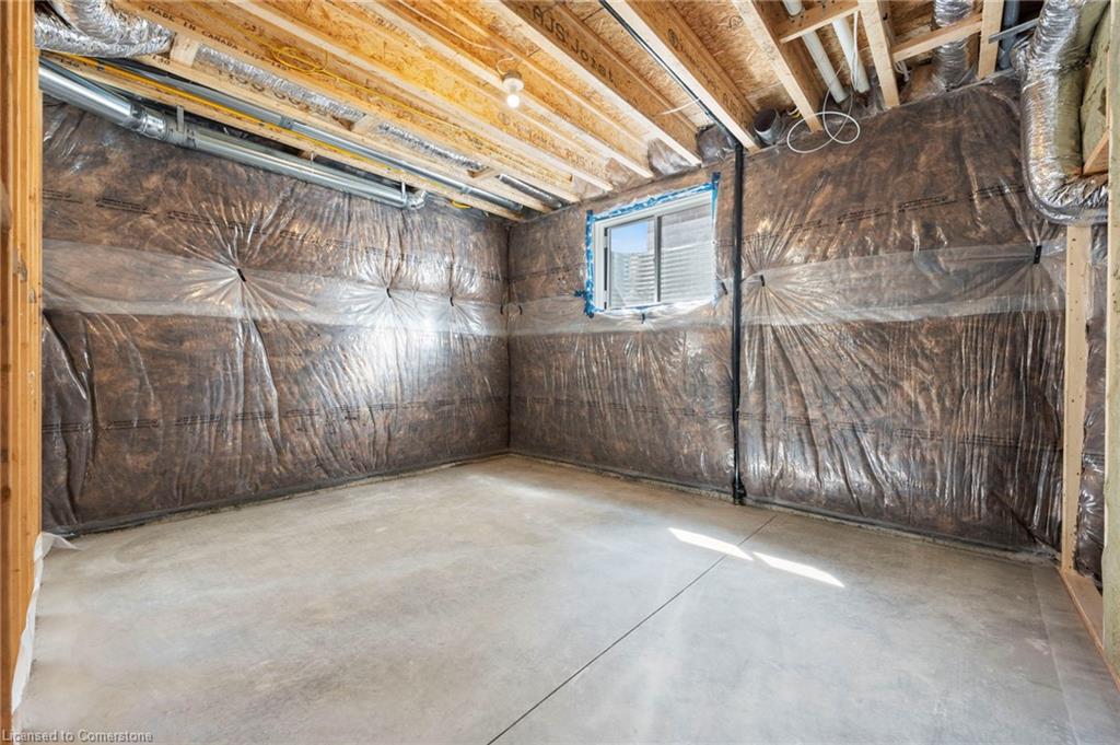 123 Amber Street Property Photo 32