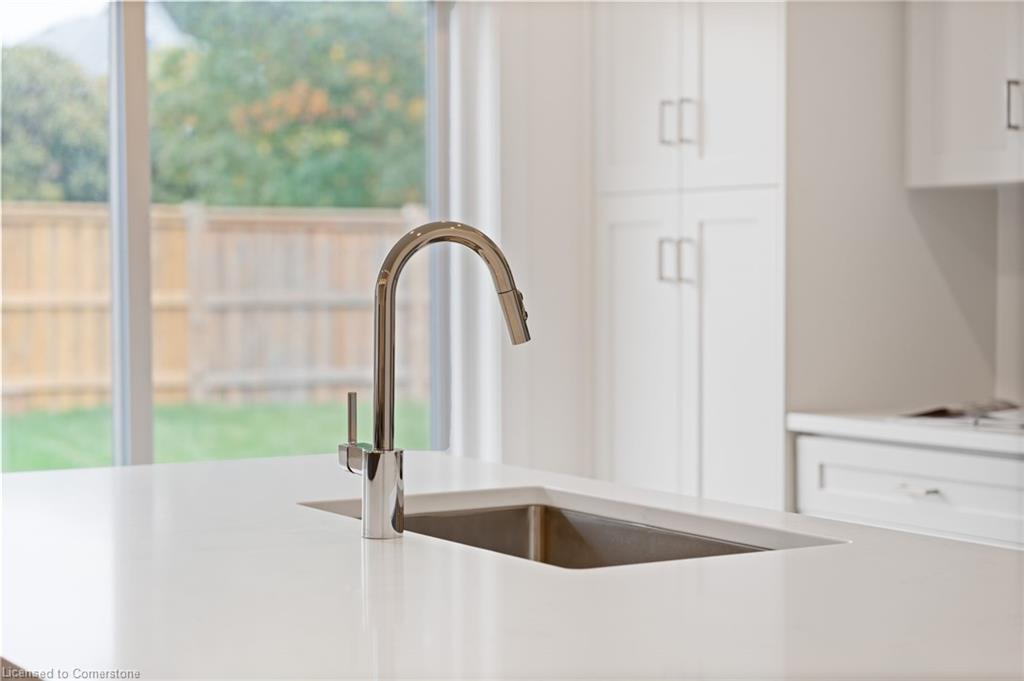 115 Amber Street Property Photo 14
