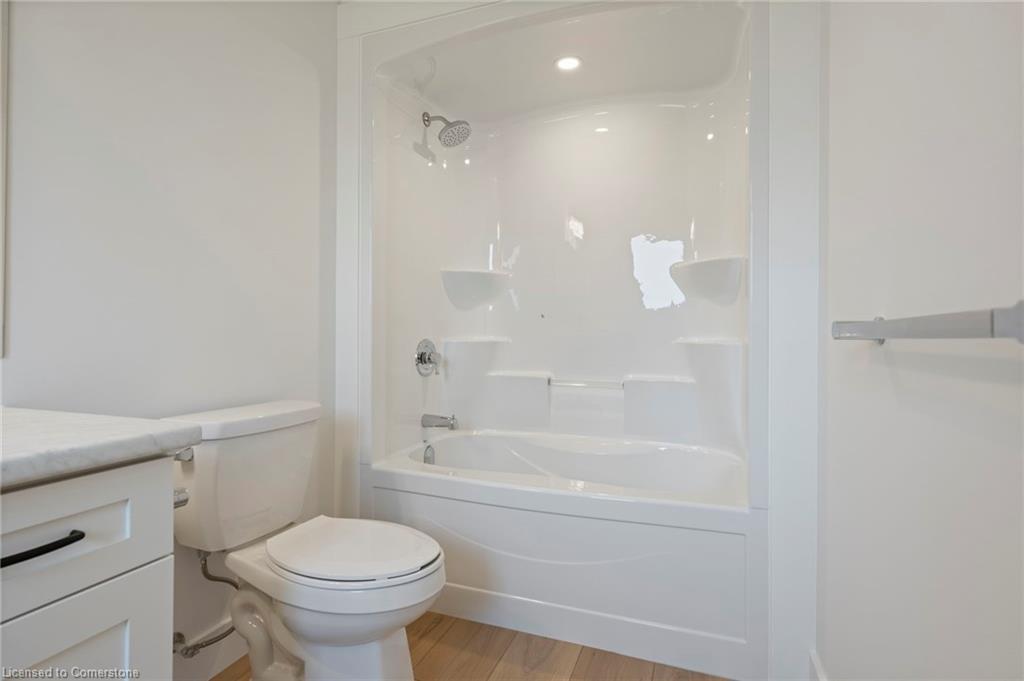 111 Amber Street Property Photo 16
