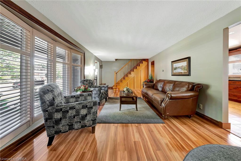 82 Westwood Crescent Property Photo 3
