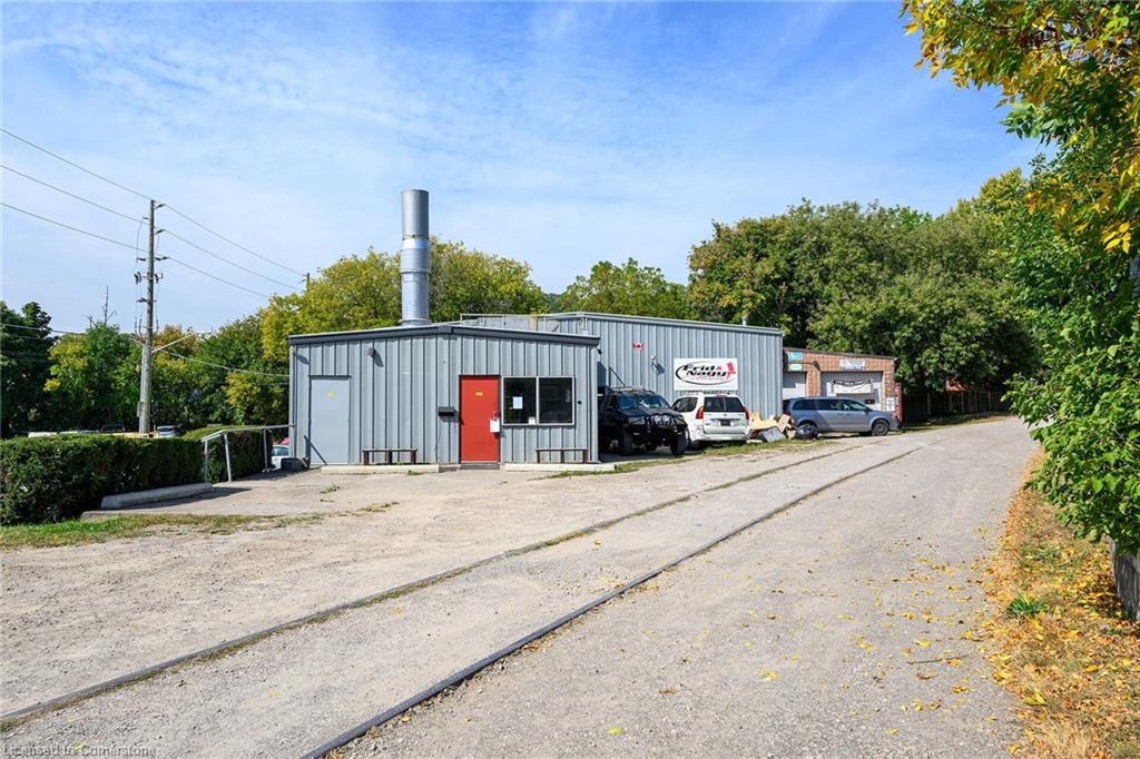 347 Hatt Street W Property Photo 3