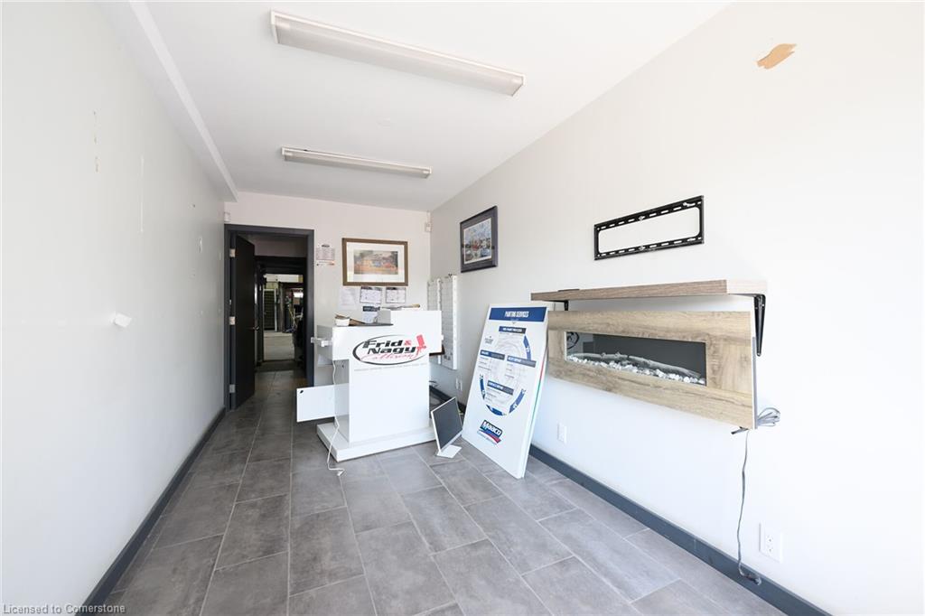 347 Hatt Street W Property Photo 11
