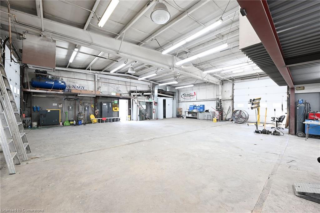 347 Hatt Street W Property Photo 13