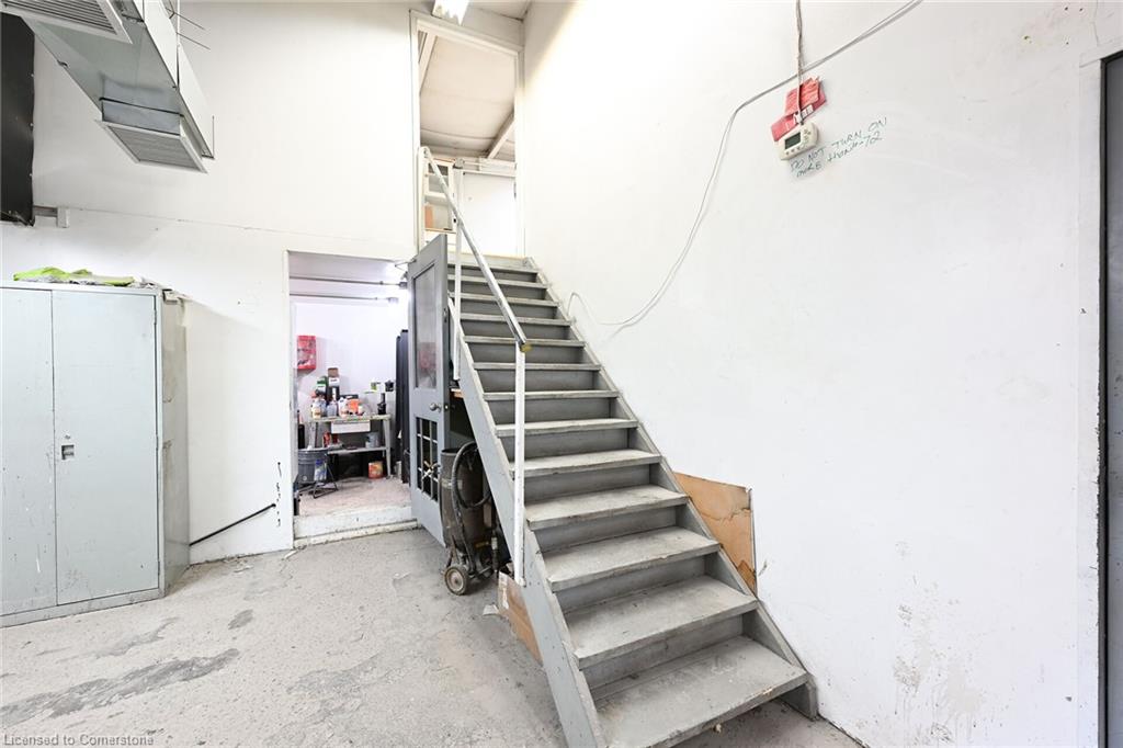 347 Hatt Street W Property Photo 27