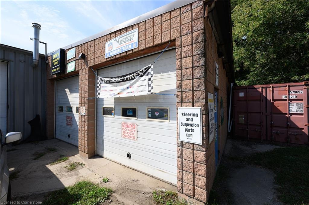 347 Hatt Street W Property Photo 40