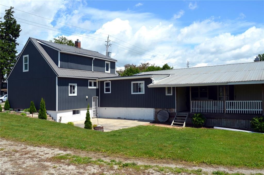 404 Queensway W Property Photo 4
