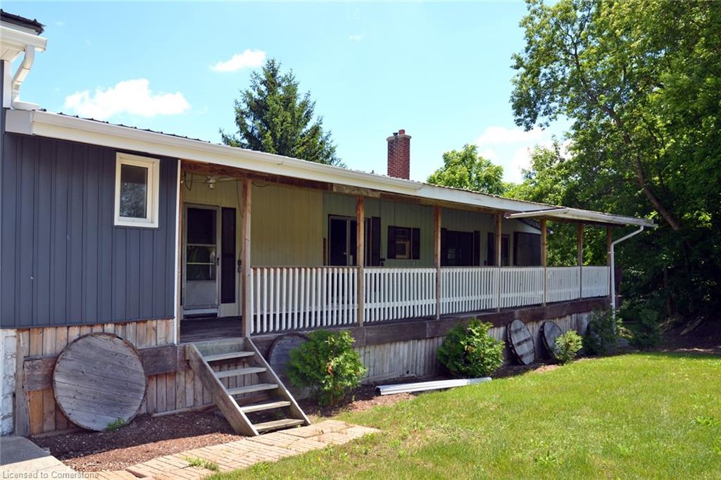 404 Queensway W Property Photo 5