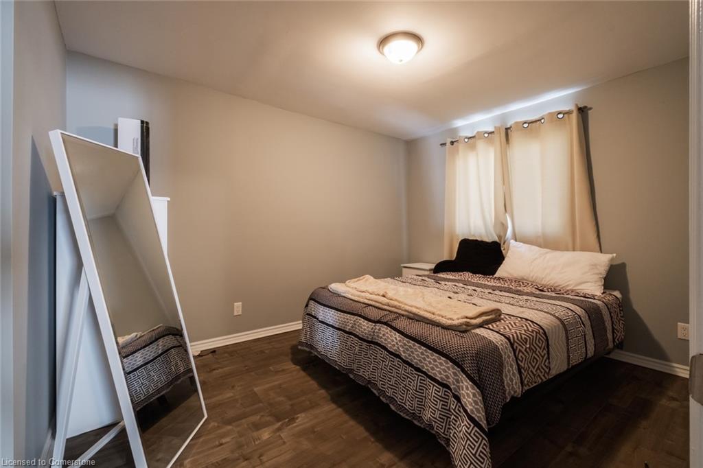 404 Queensway W Property Photo 17