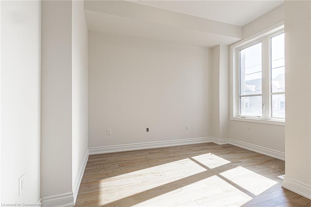 3273 Sixth Line Property Photo 4
