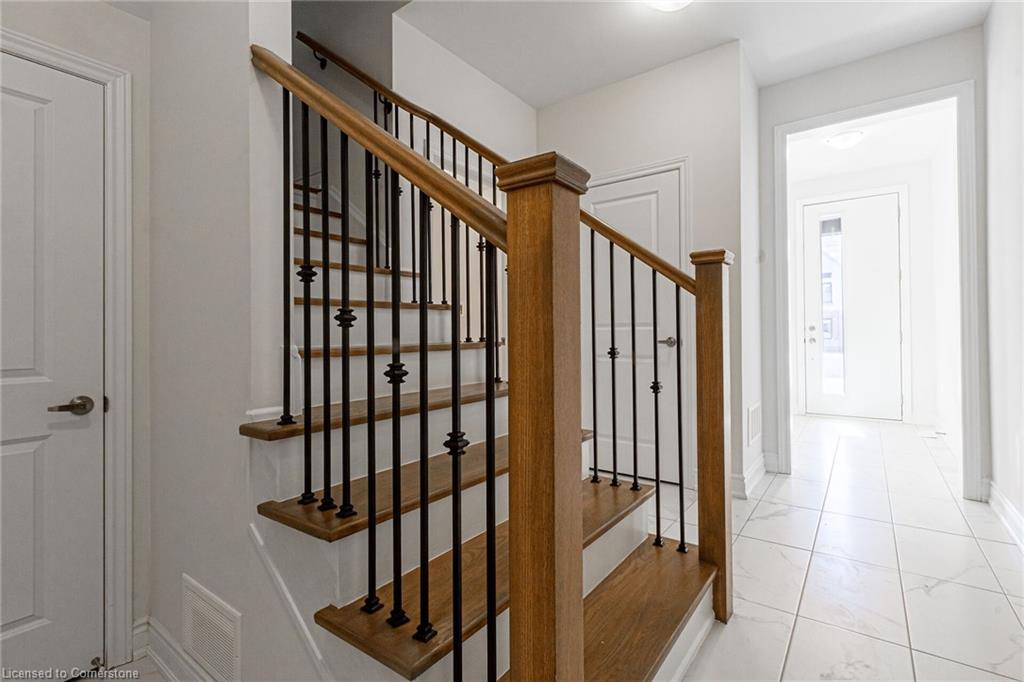 3273 Sixth Line Property Photo 8