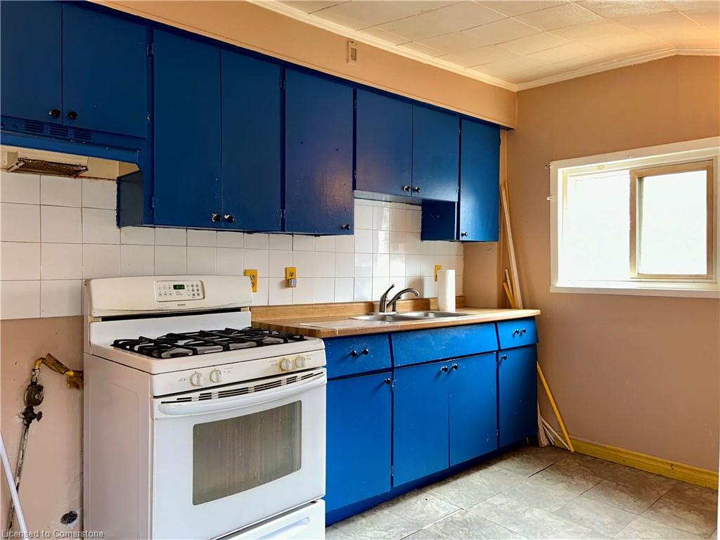 24 Duke Street Property Photo 45