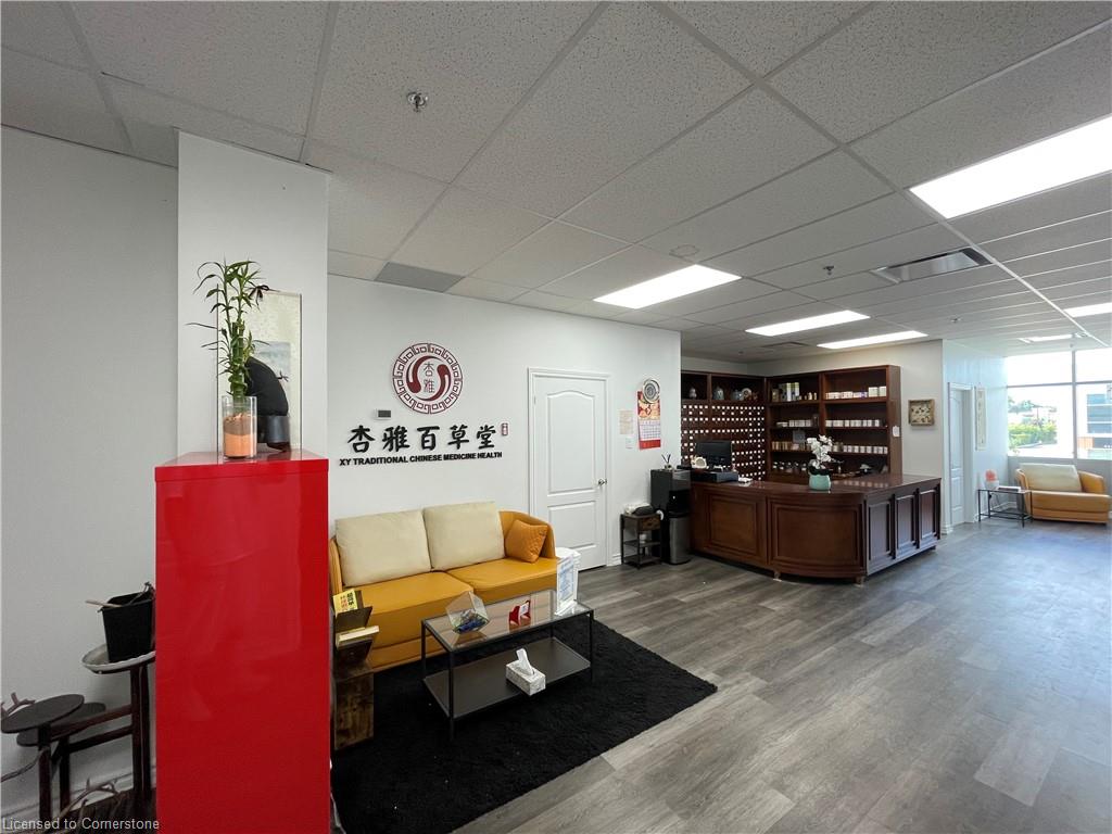 207-1040 Garner Road West Road W Property Photo 6