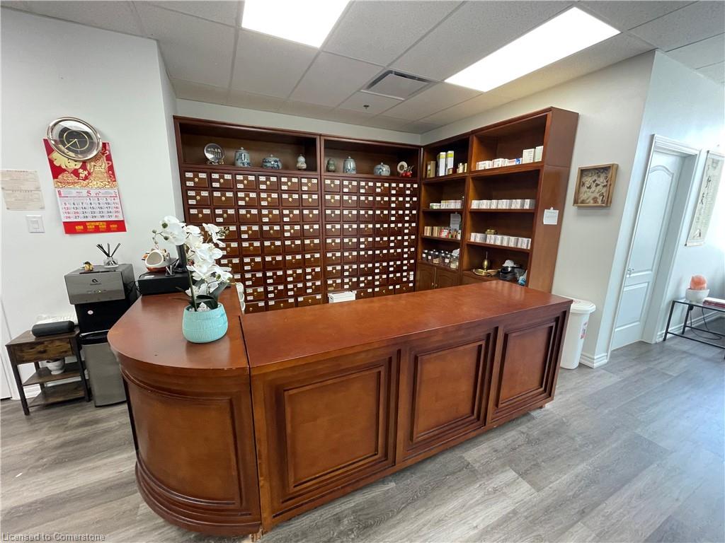 207-1040 Garner Road West Road W Property Photo 8